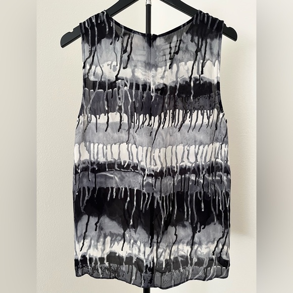 ✨ Nicole Miller Artelier 100% Silk Abstract Print Sleeveless Top ✨ (Sz L) - Picture 7 of 10